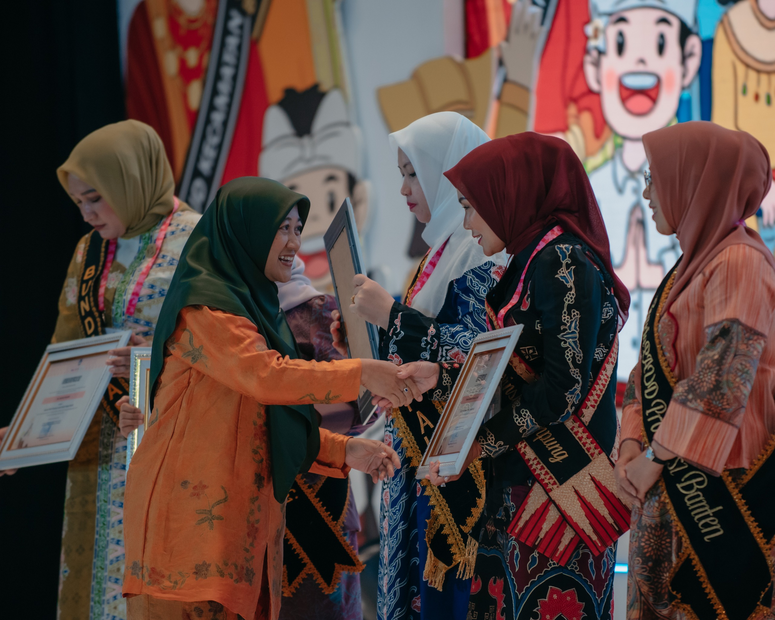 Bunda PAUD Lampung Batin Wulan Raih Penghargaan Nasional: Komitmen Nyata untuk Anak Usia Dini